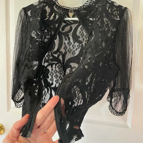 Peach blouse coverlet zipper black lace puff half sleeves sexy fun like new - Picture 8 of 13